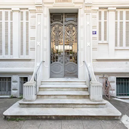 Pelige 3 Yourhosthelper * Cannes